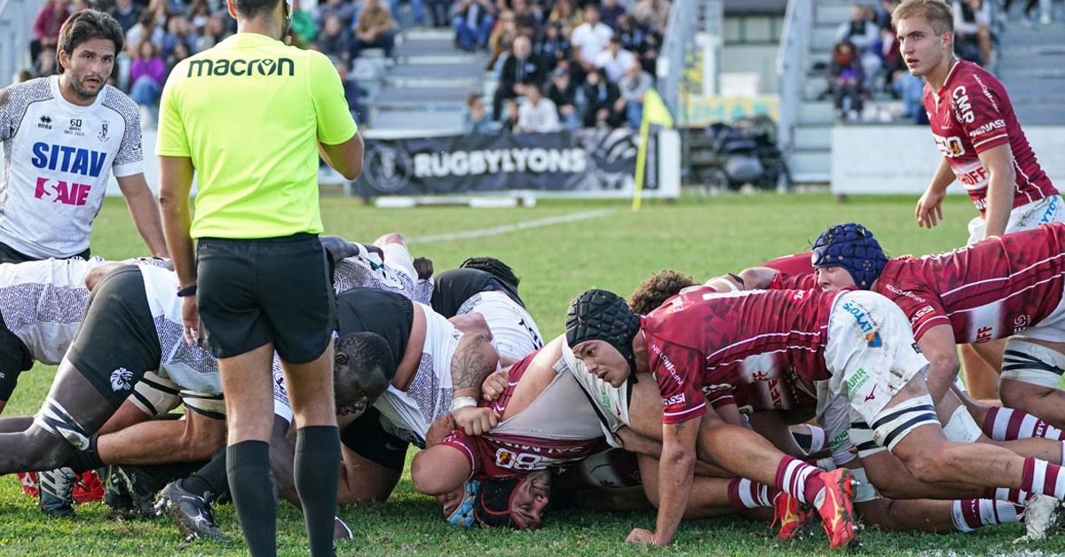 Azione di gioco di rugby, mischia tra Valorugby Emilia e Lyons Piacenza
