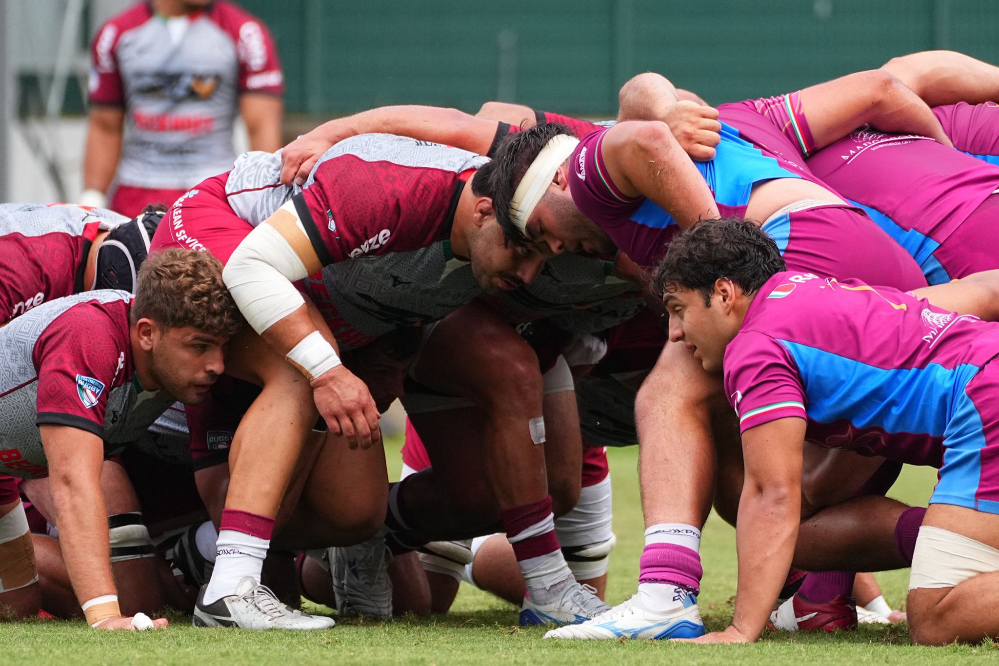 Valorugby contro Fiamme oro, mischia durante la partita